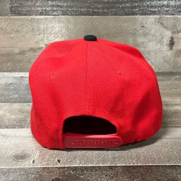 Suicide Squad Six Flags Hat Adjustable Strap Red&Black - Picture 3 of 6